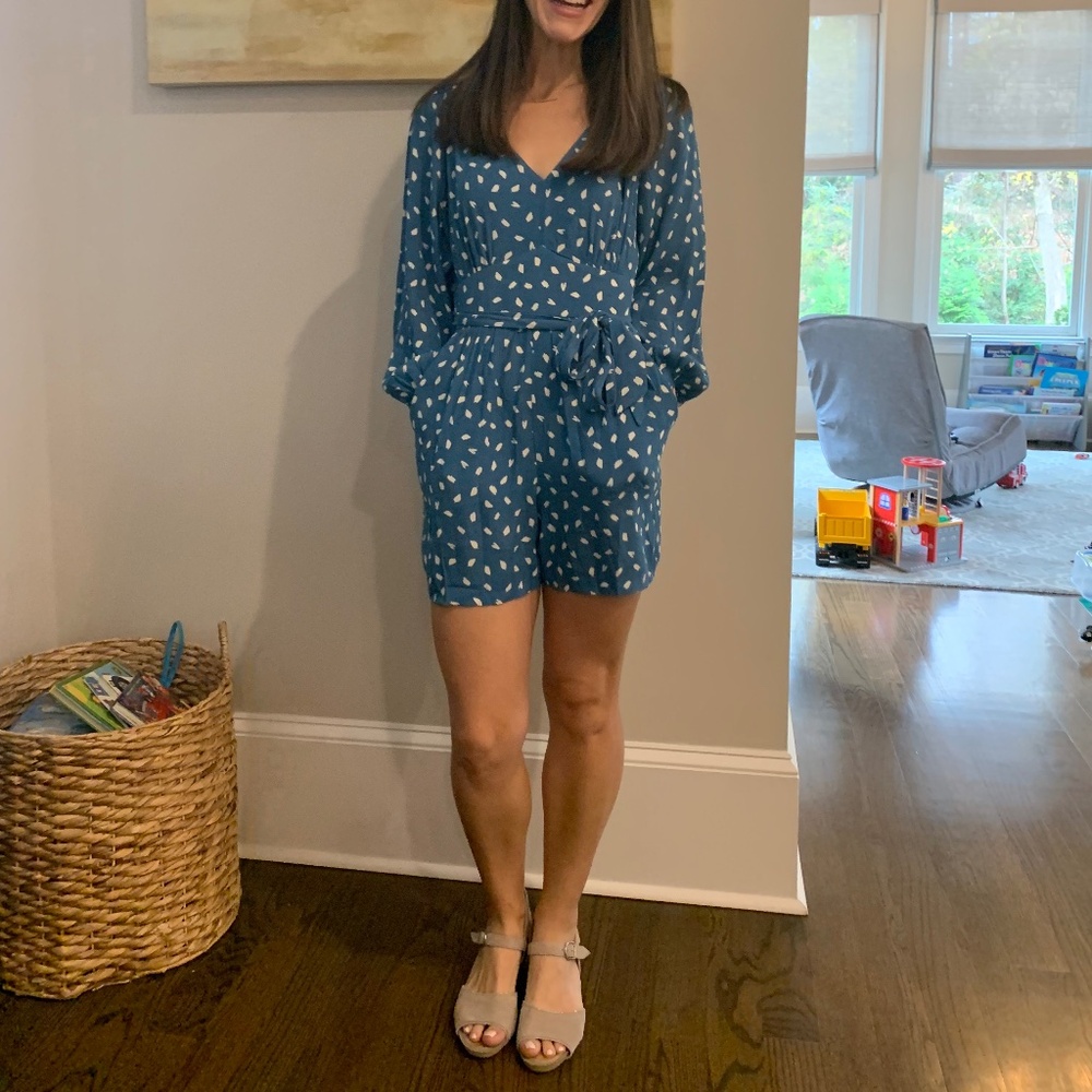 LOFT Size 00 Romper with zipper and tie waist